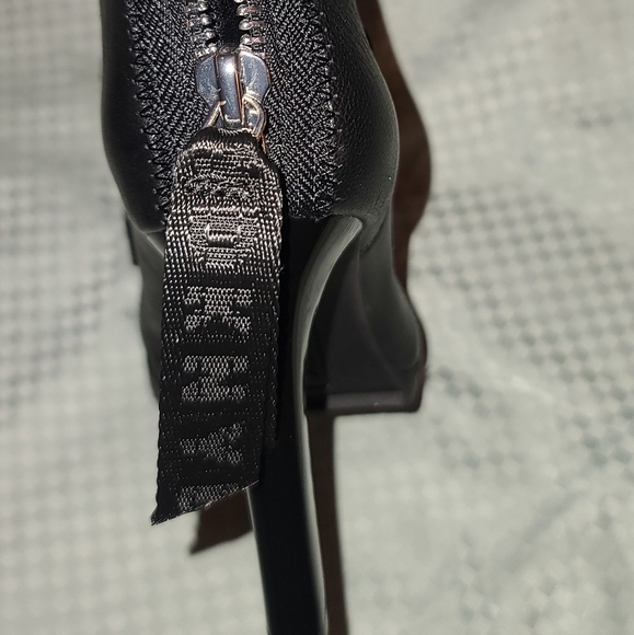 DKNY Boots - Picture 10 of 15